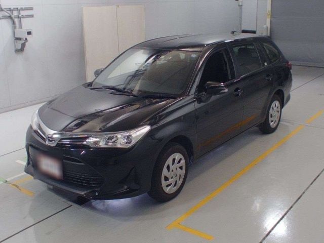 30447 Toyota Corolla fielder NZE164G 2017 г. (CAA Chubu)